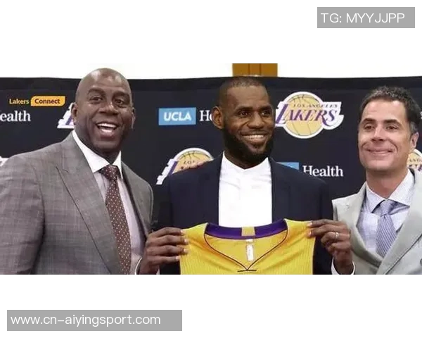 里夫斯赛后第一时间告知詹姆斯我曾为他们父子送出空接精彩瞬间 里夫斯赛后第一时间告知詹姆斯我曾为他们父子送出空接精彩瞬间