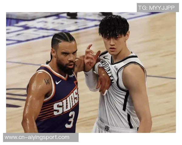 曾凡博与狄龙赛前激情致辞引发现场球迷热烈欢呼气氛高涨